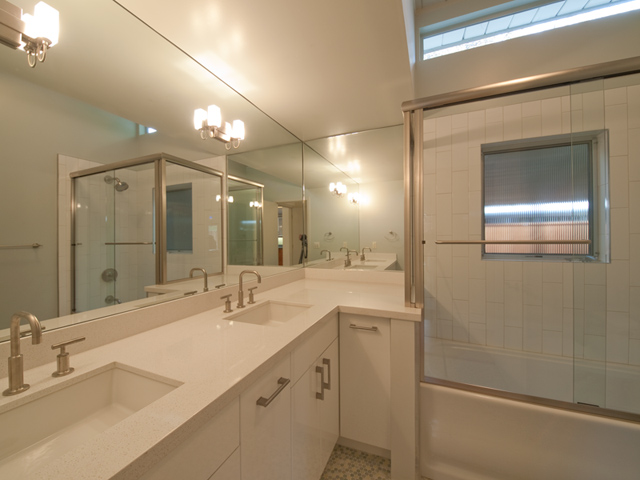 Bathroom picture - 371 Carolina Ln, Palo Alto 94306