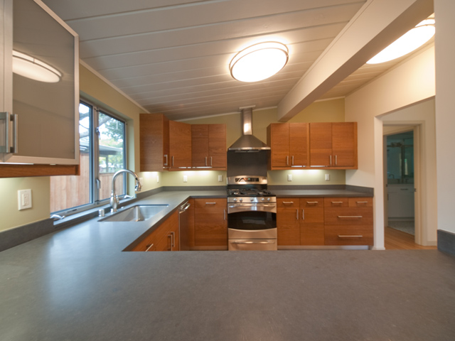 Kitchen picture - 371 Carolina Ln, Palo Alto 94306