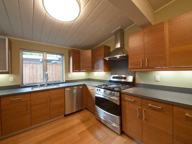 Kitchen picture - 371 Carolina Ln, Palo Alto 94306