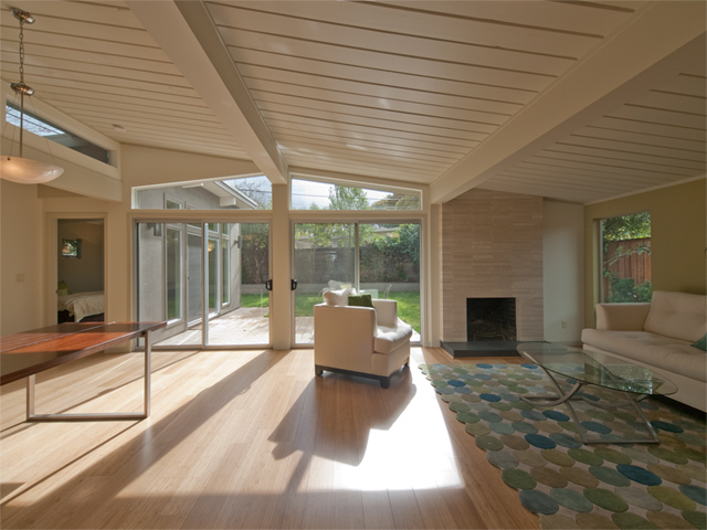 Living Room picture - 371 Carolina Ln, Palo Alto 94306