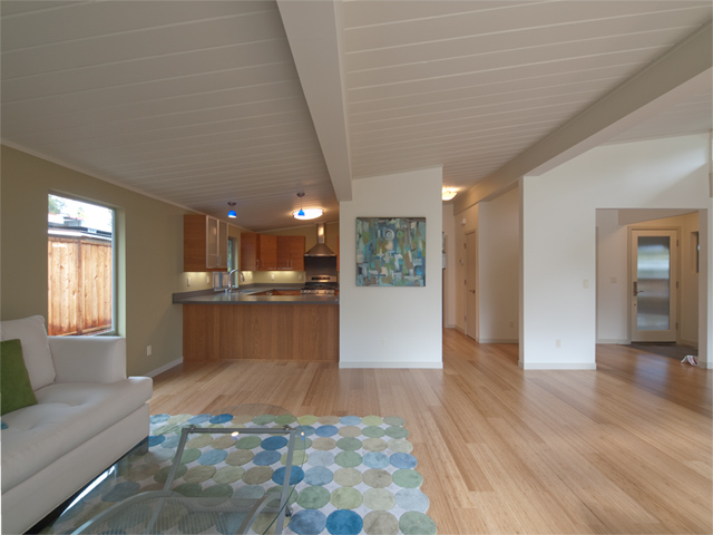 Living Room picture - 371 Carolina Ln, Palo Alto 94306