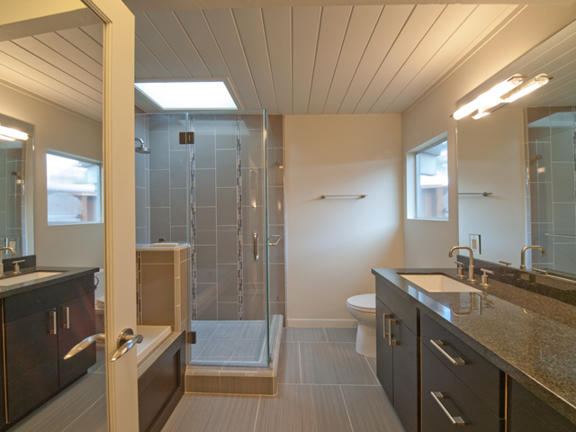 Master Bath picture - 371 Carolina Ln, Palo Alto 94306