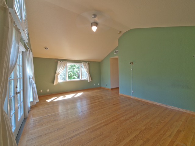 Master Bedroom picture - 712 Coastland Dr, Palo Alto 94303
