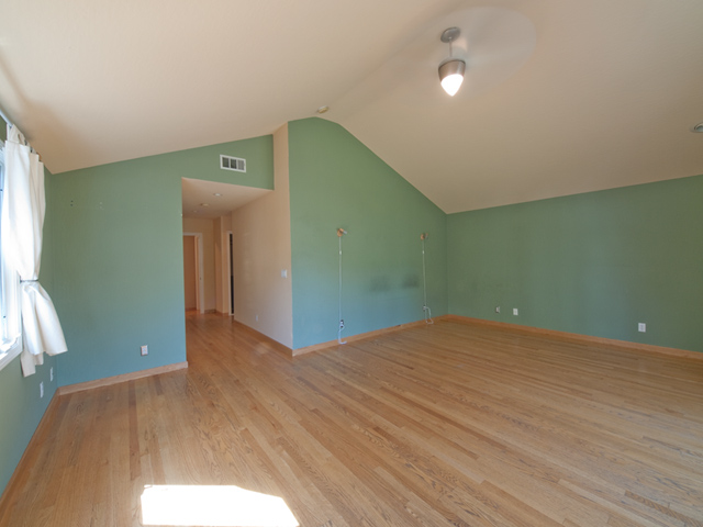 Master Bedroom picture - 712 Coastland Dr, Palo Alto 94303