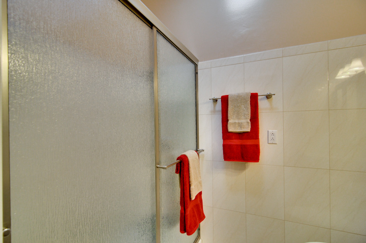 Bathroom picture - 935 Dennis Dr, Palo Alto 94303