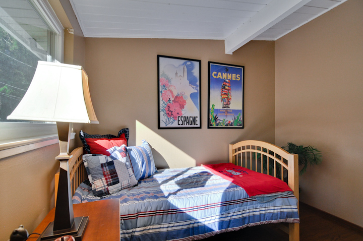 Bedroom 1 picture - 935 Dennis Dr, Palo Alto 94303