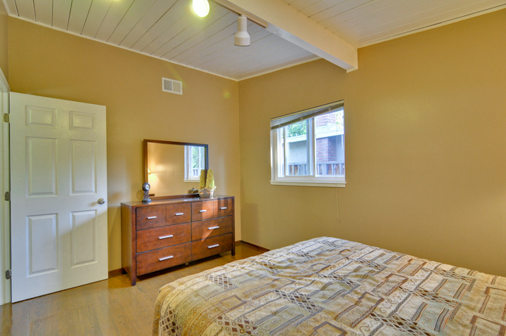 Bedroom 2 picture - 935 Dennis Dr, Palo Alto 94303