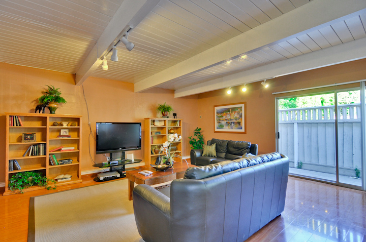 Family Room picture - 935 Dennis Dr, Palo Alto 94303
