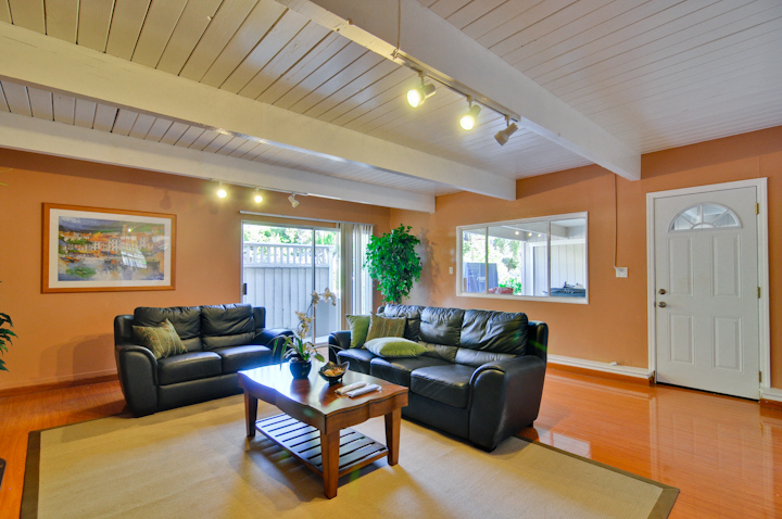 Family Room picture - 935 Dennis Dr, Palo Alto 94303