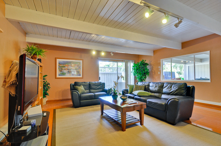 Family Room picture - 935 Dennis Dr, Palo Alto 94303