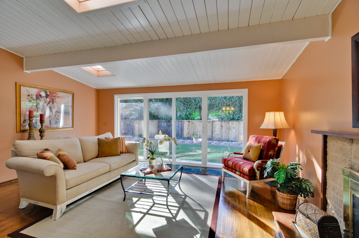 Living Room picture - 935 Dennis Dr, Palo Alto 94303