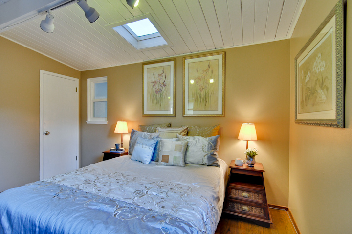 Master Bedroom picture - 935 Dennis Dr, Palo Alto 94303