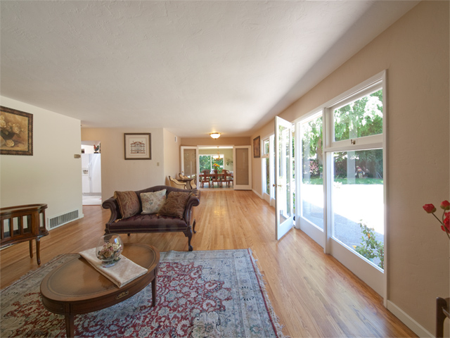 Living Dining picture - 4257 Los Palos Ave, Palo Alto 94306