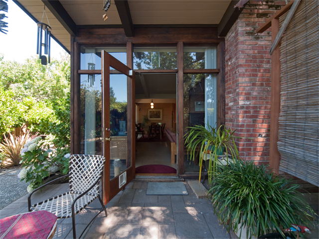 Patio Door  picture - 930 Los Robles Ave, Palo Alto 94306