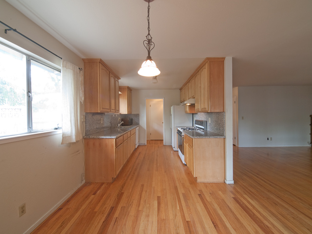 Kitchen picture - 641 Marion Ave, Palo Alto 94301