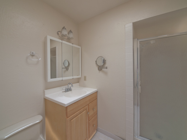 Master Bath picture - 641 Marion Ave, Palo Alto 94301