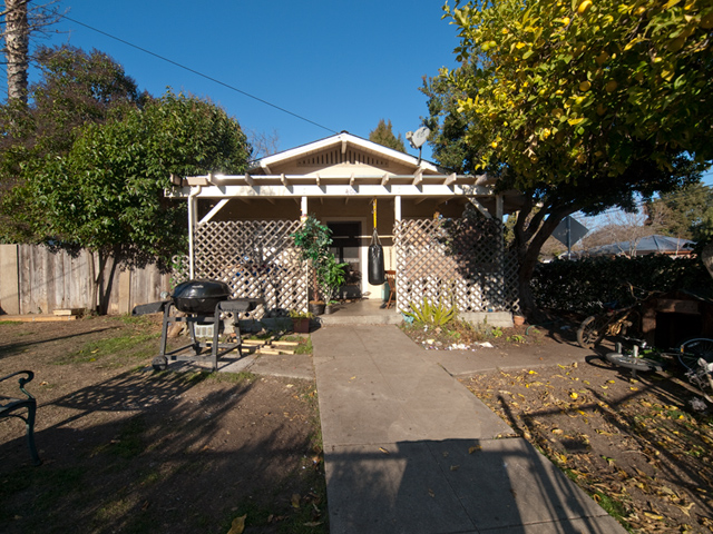 Front  picture - 400 Mariposa Ave, Mountain View 94041