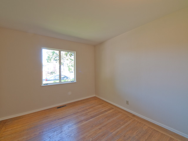 Bedroom 3 picture - 3080 Middlefield Rd, Palo Alto 94306