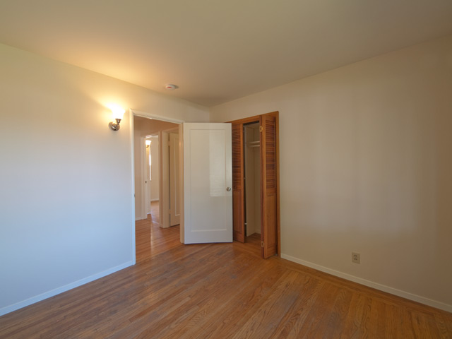 Bedroom 3 picture - 3080 Middlefield Rd, Palo Alto 94306