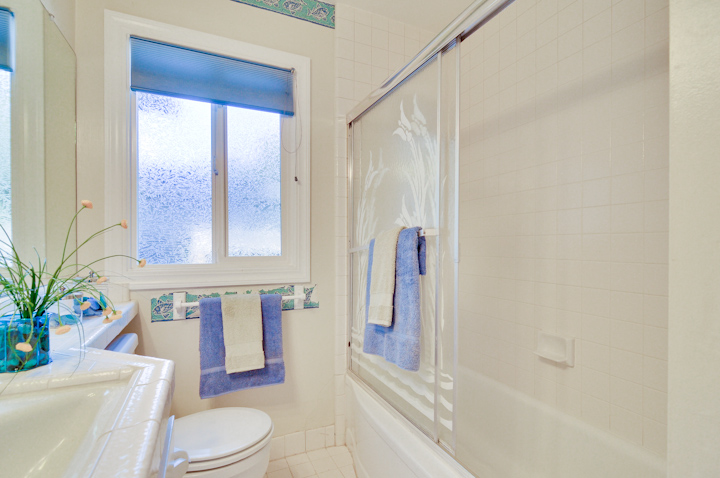 Bathroom (B) Picture - 300 Monroe Dr, Mountain View 94040 Bathroom (B) picture - 300 Monroe Dr, Mountain View 94040