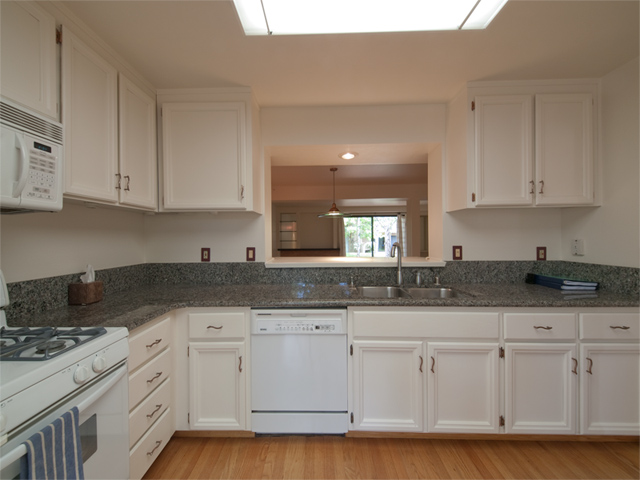 Kitchen (C) Picture - 125 Ortega Ave, Mountain View 94040 Kitchen (C) picture - 125 Ortega Ave, Mountain View 94040