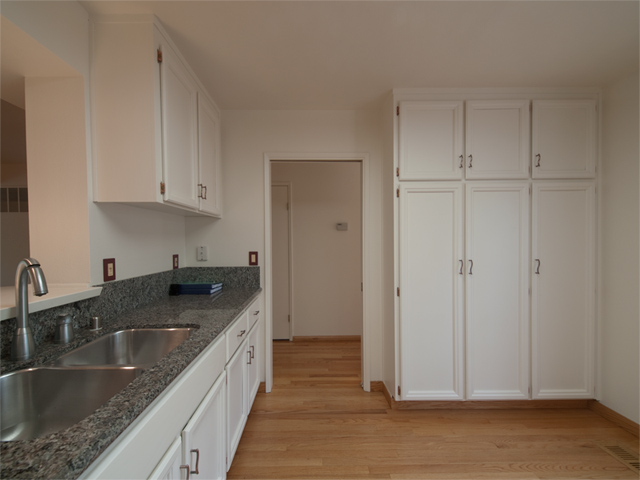 Kitchen (D) Picture - 125 Ortega Ave, Mountain View 94040 Kitchen (D) picture - 125 Ortega Ave, Mountain View 94040