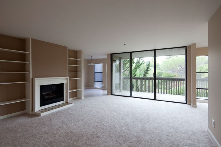 Living Room picture - 320 Palo Alto Ave, Unit D2, Palo Alto 94301