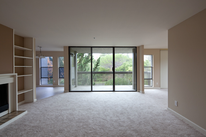 Living Room picture - 320 Palo Alto Ave, Unit D2, Palo Alto 94301