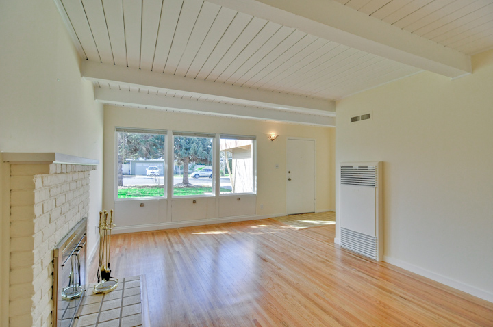 Living Room picture - 4235 Ruthelma Ave, Palo Alto 94306