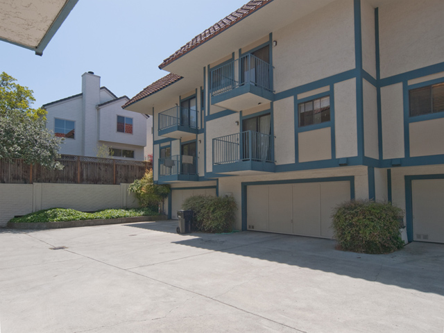 Garage (A) picture - 3270 Saint Ignatius Pl, Santa Clara 95051