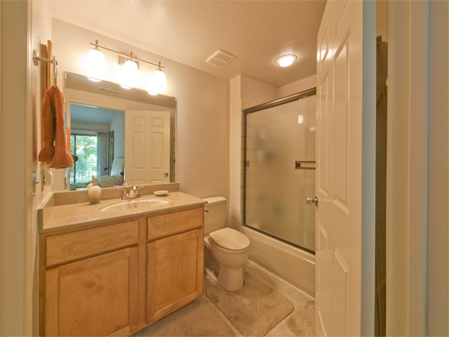 Master Bath (A) Picture - 3270 Saint Ignatius Pl, Santa Clara 95051 Master Bath (A) picture - 3270 Saint Ignatius Pl, Santa Clara 95051