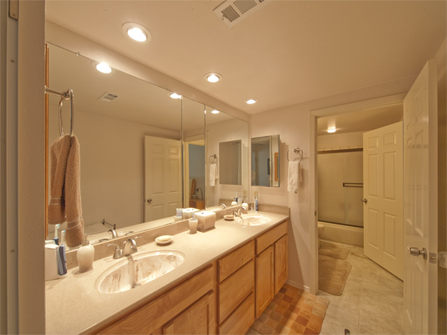 Master Bath (B) Picture - 3270 Saint Ignatius Pl, Santa Clara 95051 Master Bath (B) picture - 3270 Saint Ignatius Pl, Santa Clara 95051