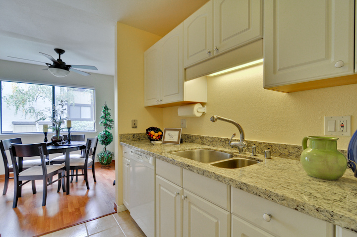 Kitchen picture - 765 San Antonio Rd, Unit 43, Palo Alto 94303