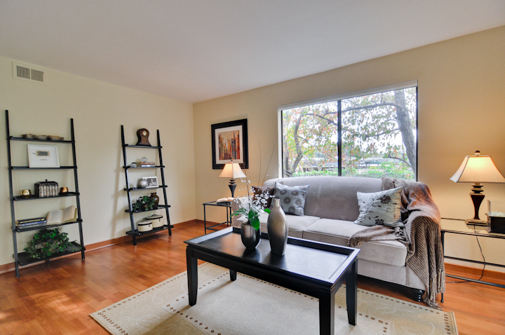 Living Room picture - 765 San Antonio Rd, Unit 43, Palo Alto 94303