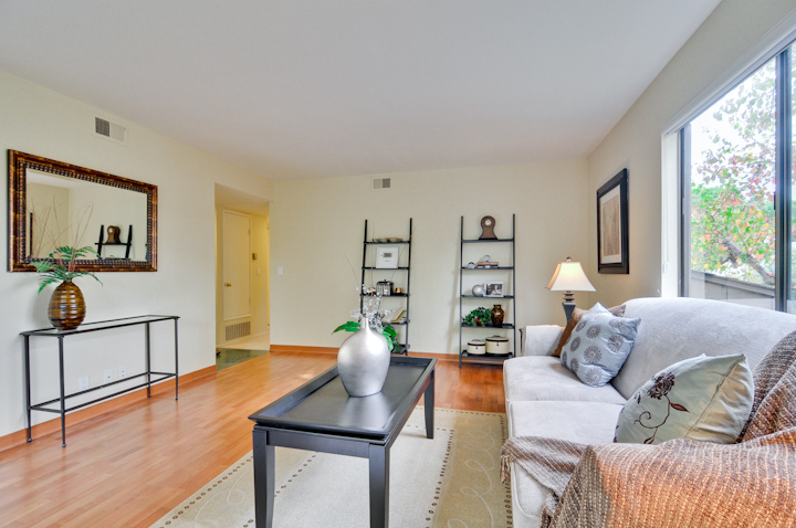 Living Room picture - 765 San Antonio Rd, Unit 43, Palo Alto 94303