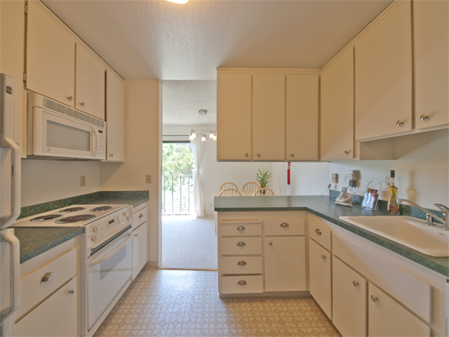 Kitchen (B) Picture - 777 San Antonio Rd 112, Palo Alto 94303 Kitchen (B) picture - 777 San Antonio Rd 112, Palo Alto 94303