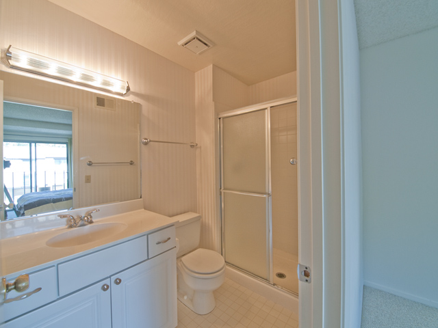 Master Bath (A) Picture - 777 San Antonio Rd 112, Palo Alto 94303 Master Bath (A) picture - 777 San Antonio Rd 112, Palo Alto 94303