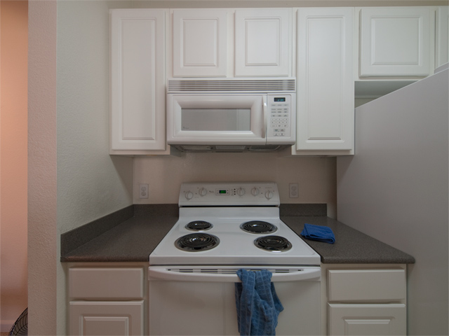 Kitchen Stove  picture - 2255 Showers Dr 341, Mountain View 94040