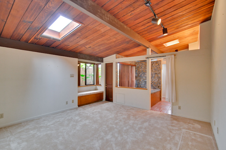 Master Bedroom picture - 281 Carolina Ln, Palo Alto 94306