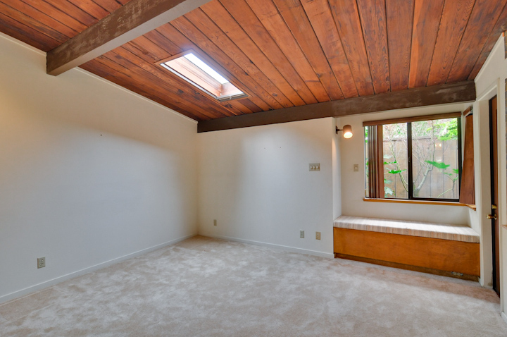 Master Bedroom picture - 281 Carolina Ln, Palo Alto 94306