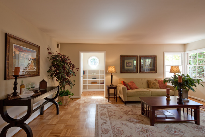 Living Room picture - 767 Coastland Dr, Palo Alto 94303