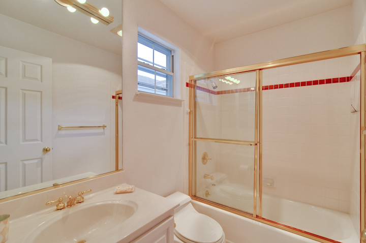 Bathroom 2 picture - 4173 El Camino Real, Unit 37, Palo Alto 94306