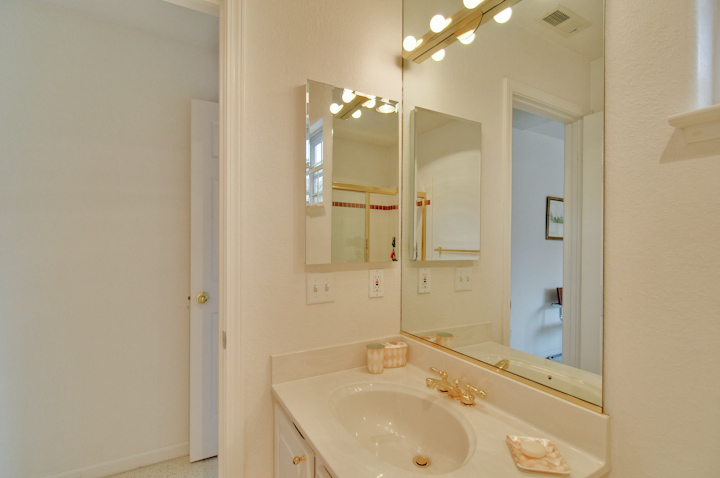 Bathroom 2 picture - 4173 El Camino Real, Unit 37, Palo Alto 94306