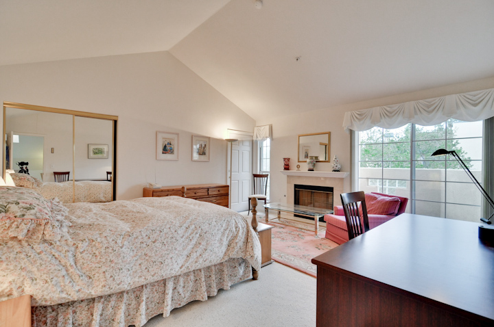 Master Bedroom picture - 4173 El Camino Real, Unit 37, Palo Alto 94306