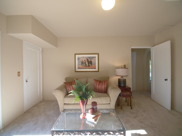 Family Room (B) Picture - 1540 Escobita Ave, Palo Alto 94306 Family Room (B) picture - 1540 Escobita Ave, Palo Alto 94306