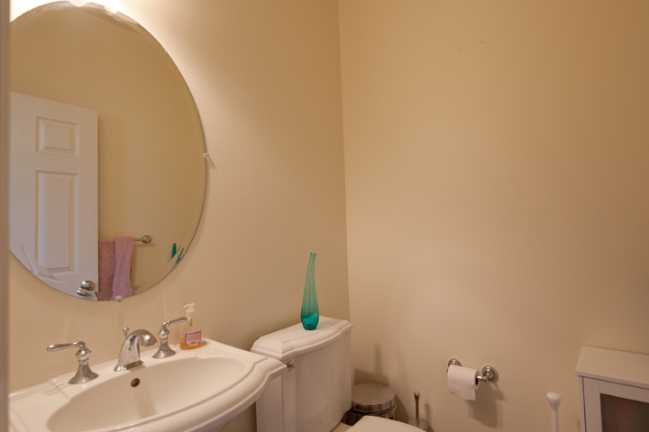 Bath 1  picture - 950 Foxworthy Ave, San Jose 95125
