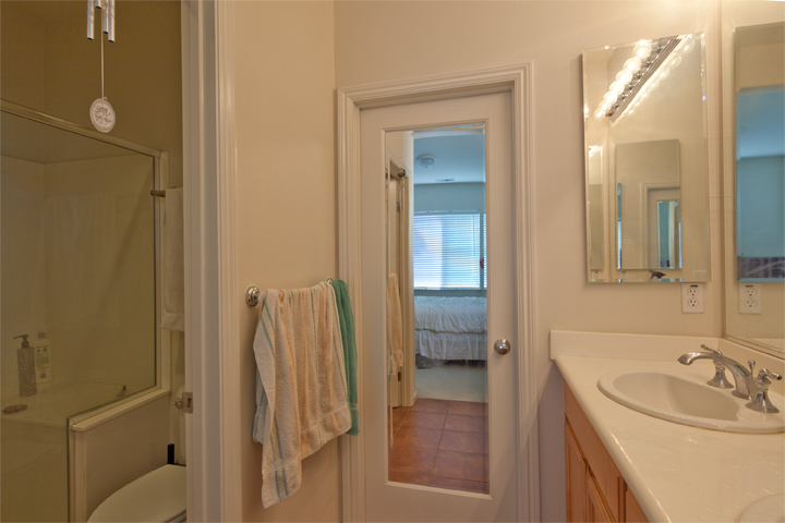 Master Bath picture - 950 Foxworthy Ave, San Jose 95125