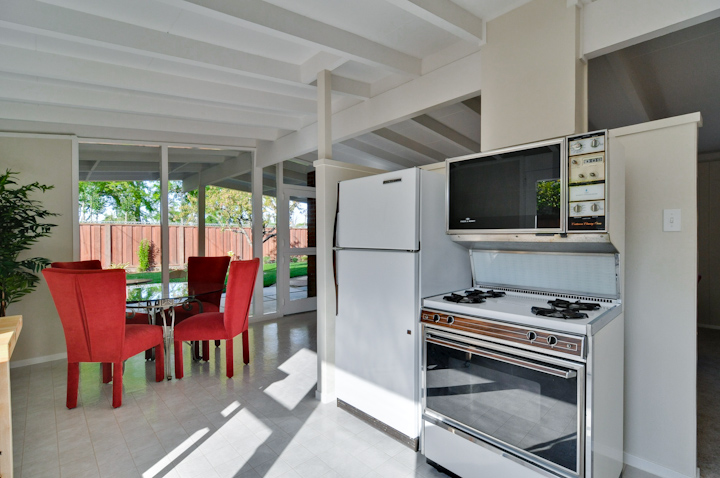 Kitchen (A) picture - 2428 Laura Ln, Mountain View 94043