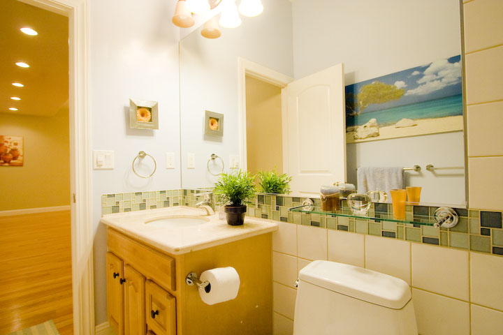 Bathroom 1 (B) Picture - 419 Leland Ave, Palo Alto 94306 Bathroom 1 (B) picture - 419 Leland Ave, Palo Alto 94306