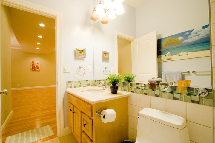 Bathroom 1 (C) Picture - 419 Leland Ave, Palo Alto 94306 Bathroom 1 (C) picture - 419 Leland Ave, Palo Alto 94306